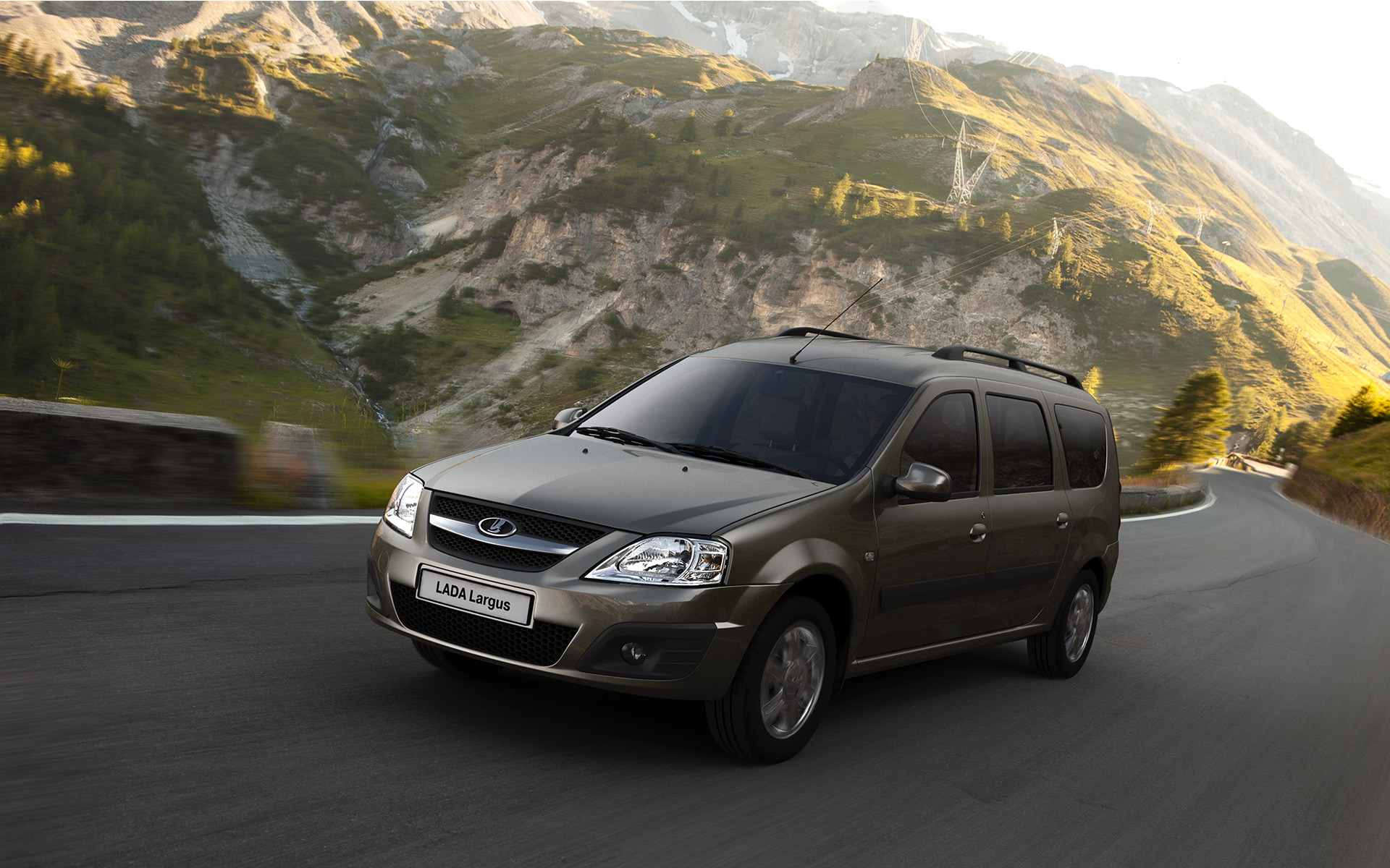 /img/cars/1637052229-exterior_lada_Largus_universal_12.jpg