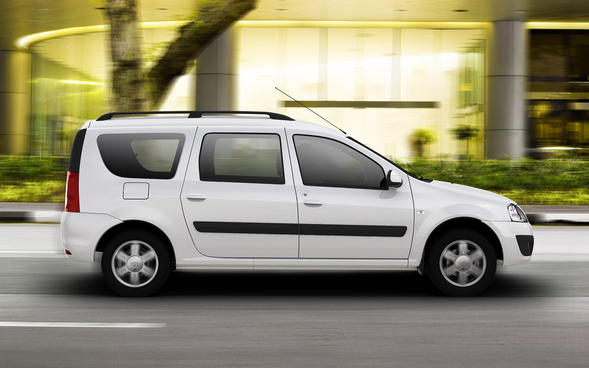 /img/cars/1637052229-exterior_lada_Largus_universal_4.jpg