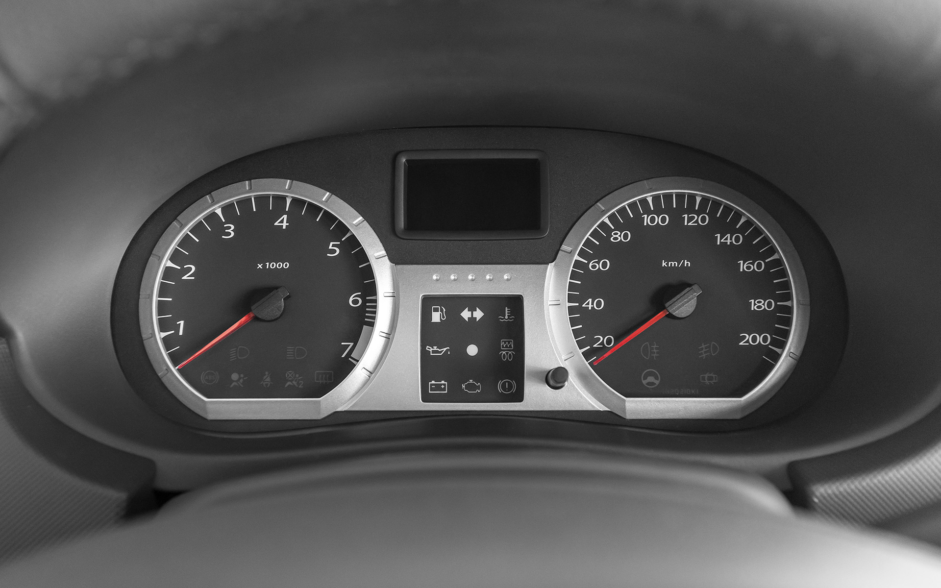 /img/cars/1637052230-interior_lada_Largus_universal_1.jpg