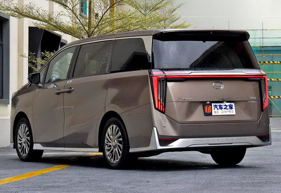 /img/cars/1712329629-gac_trumpchi_m8_1158926.jpg