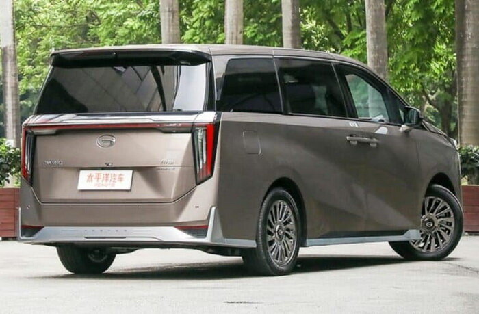 /img/cars/1712329629-gac_trumpchi_m8_1158927.jpg