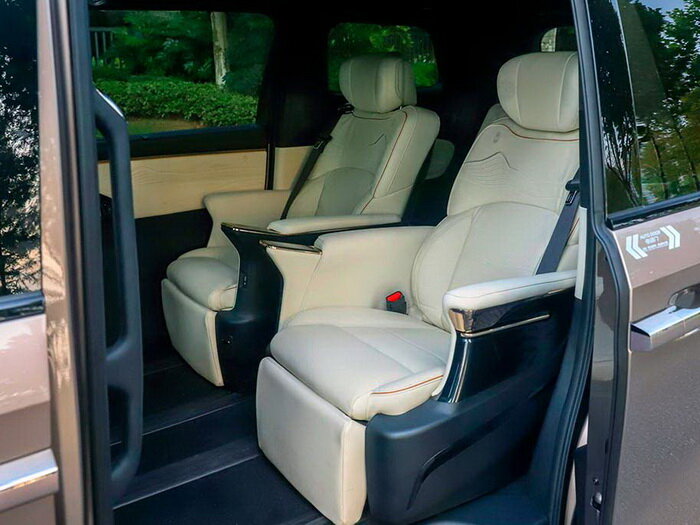 /img/cars/1712329629-gac_trumpchi_m8_1158932.jpg